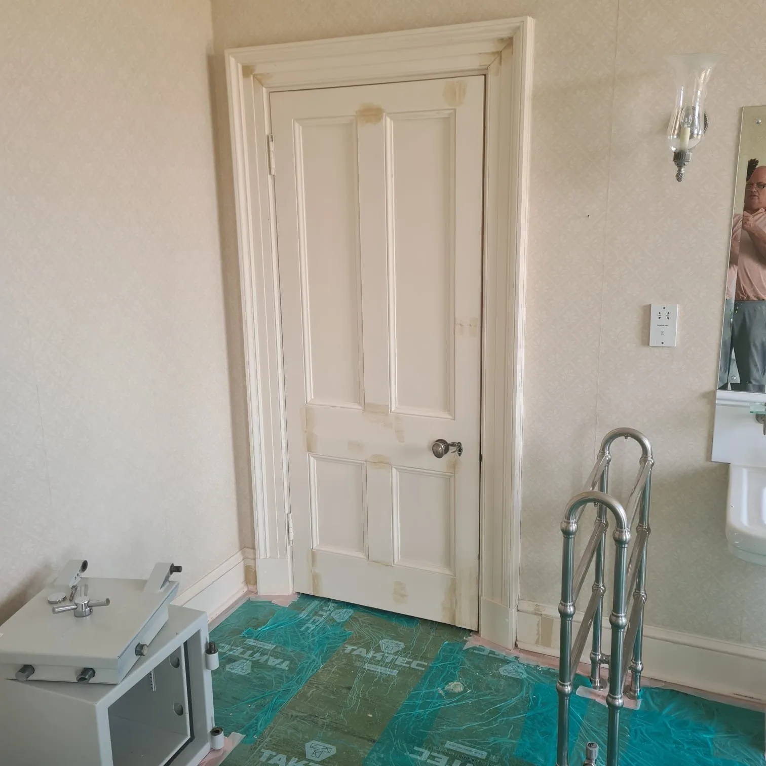 Completed interior painting and decorating work by Bourne Decorators in the Surrey and Hampshire area