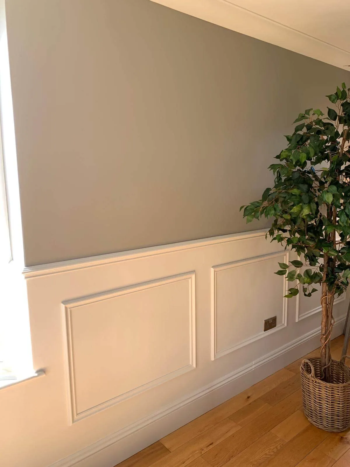 Completed interior painting and decorating work by Bourne Decorators in Bramdean, Hampshire
