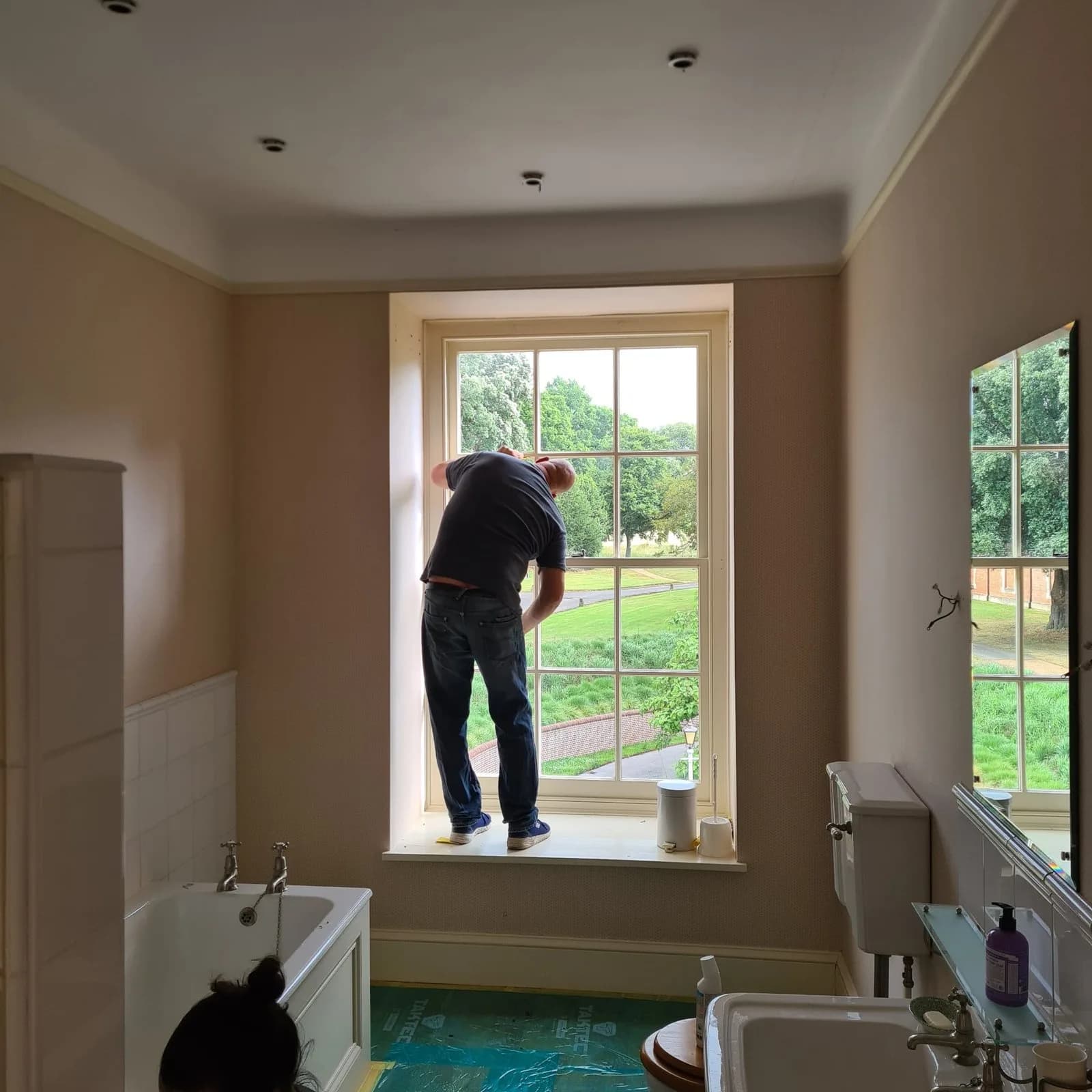 Spray finished cabinetry and woodwork by the Bourne Decorators bespoke spraying unit