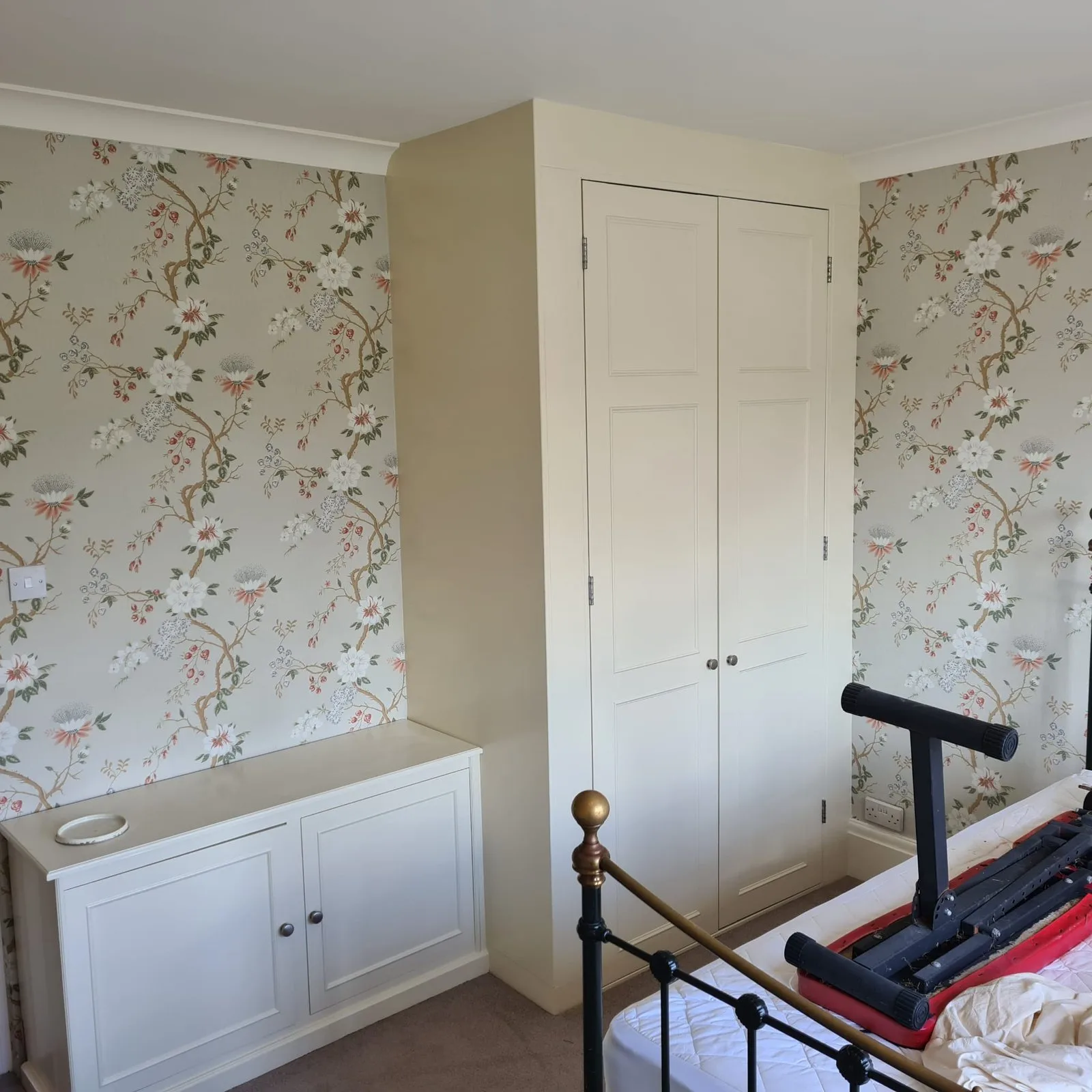 Spray finished cabinetry and woodwork by the Bourne Decorators bespoke spraying unit